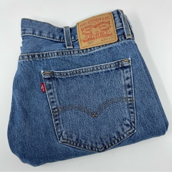 Levi’s Mens 505 Regular Fit Straight Medium Wash Size 38X30‎  Red Tab - Picture 1 of 12